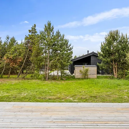 Feriehus New Inviting Near And Nature Bøtø By